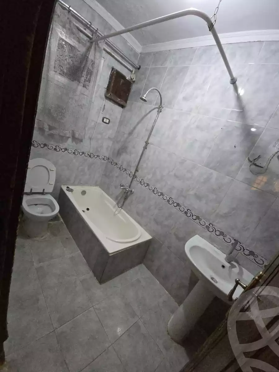 https://aqarmap.com.eg/en/listing/5725698-for-sale-cairo-helwan-helwan-el-sharkeya-mostafa-safwat-st