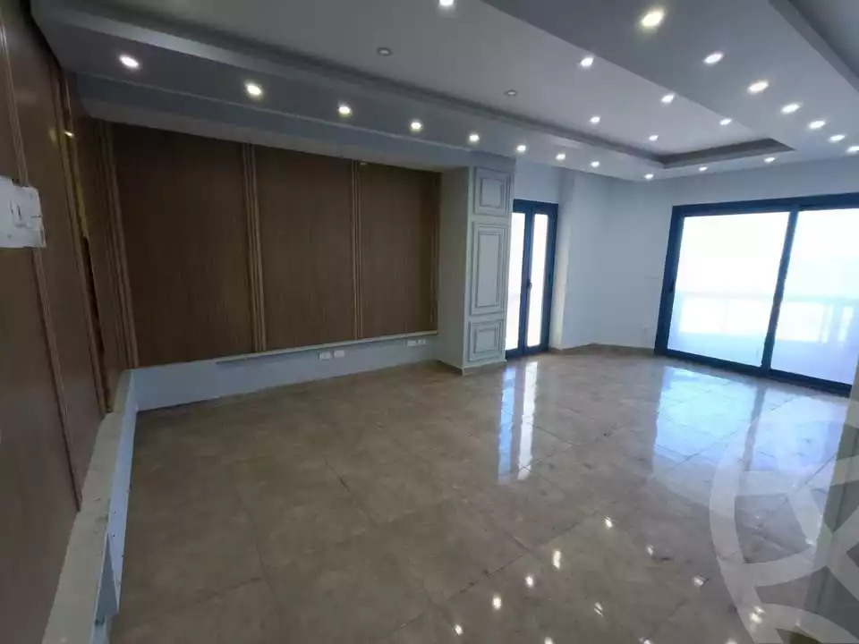 https://aqarmap.com.eg/ar/listing/5742187-for-sale-alexandria-camp-cesar-el-gaish-rd