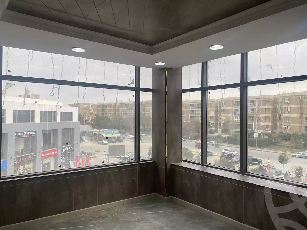 https://aqarmap.com.eg/ar/listing/5744120-for-sale-cairo-6th-of-october-featured-neighborhood-el-motamayez-neighborhood-al-centar-al-togari-st
