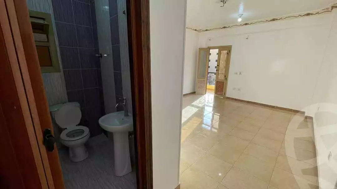 https://aqarmap.com.eg/en/listing/5746199-for-sale-cairo-mokattam-el-hadabah-el-wosta-el-mantaqa-el-rabaa-street-33