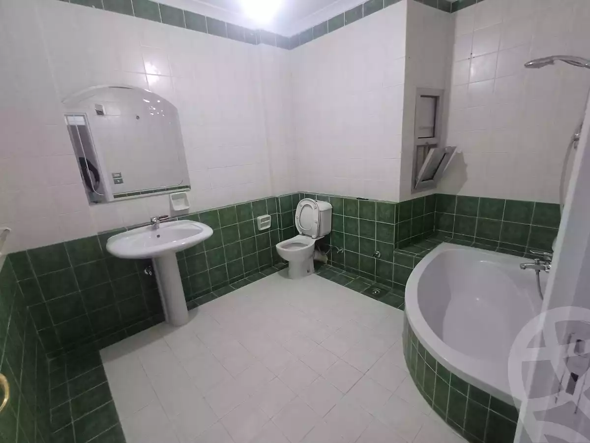 https://aqarmap.com.eg/ar/listing/5758975-for-rent-cairo-mokattam-lhdb-l-ly-shareaa-9