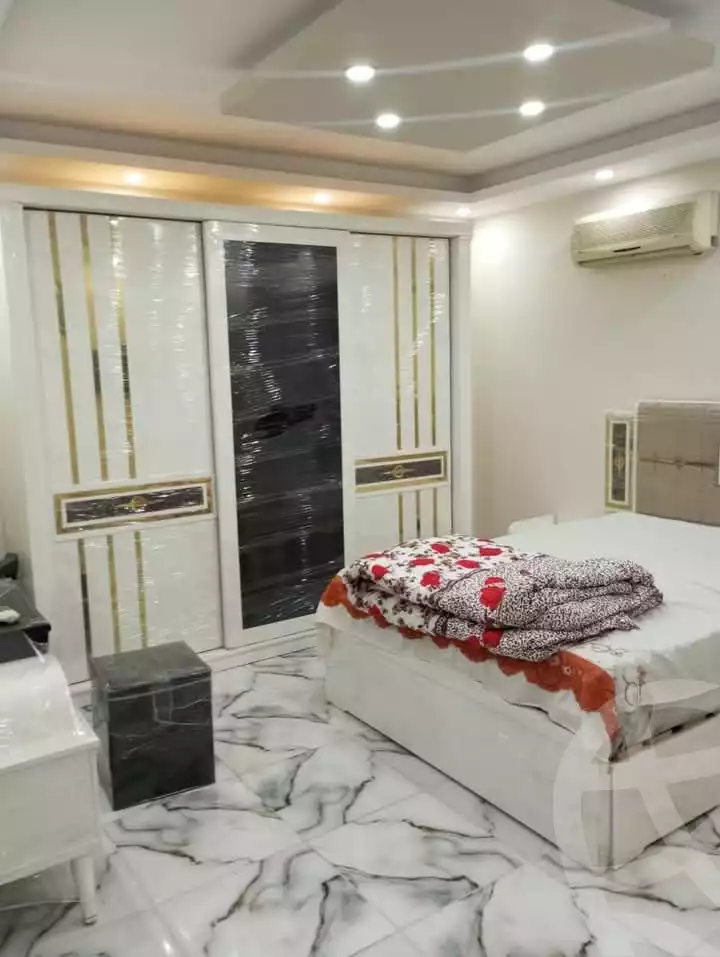 https://aqarmap.com.eg/ar/listing/5764165-for-rent-cairo-mokattam-lhdb-l-ly-shareaa-9