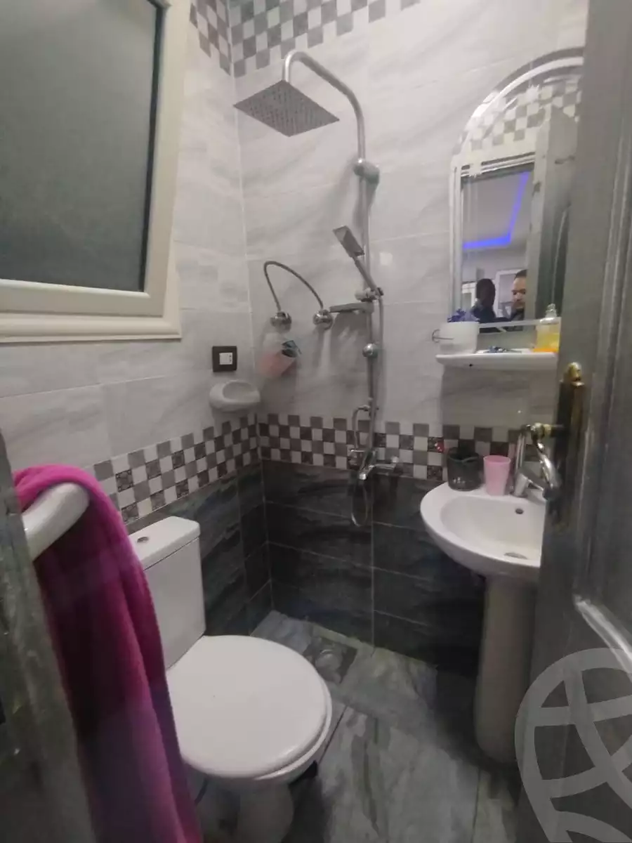 https://aqarmap.com.eg/en/listing/5768861-for-sale-alexandria-l-jmy-lbytsh-mahmoud-awad-st