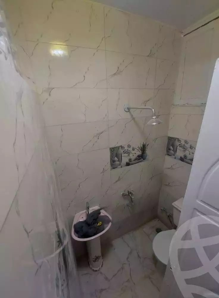 https://aqarmap.com.eg/en/listing/5770086-for-sale-cairo-helwan-rostom-st