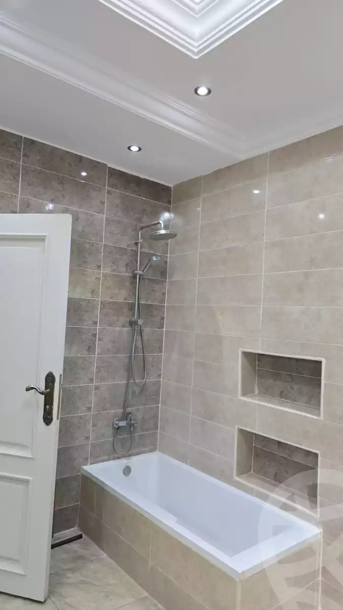 https://aqarmap.com.eg/en/listing/5770700-for-rent-cairo-new-cairo-el-ahyaa-fourth-neighborhood-street-34