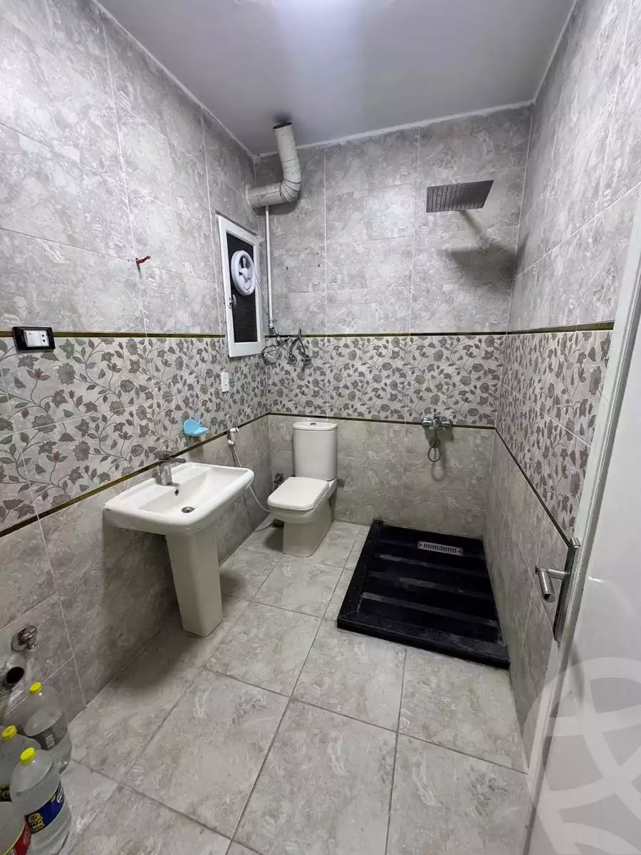 https://aqarmap.com.eg/en/listing/5770895-for-rent-cairo-ain-shams-el-naam-mostafa-hafez-st