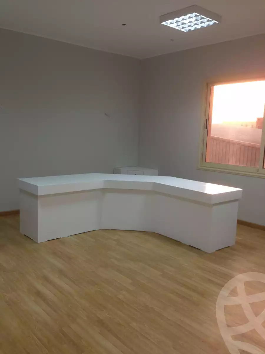 https://aqarmap.com.eg/en/listing/5774742-for-sale-cairo-el-sheikh-zayed-city-alex-cairo-desert-road
