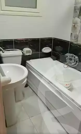 https://aqarmap.com.eg/en/listing/5776243-for-sale-cairo-helwan-hadayek-helwan-el-eshrein-st