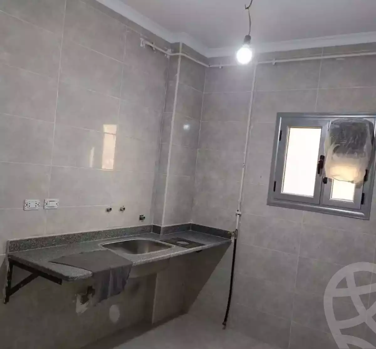 https://aqarmap.com.eg/ar/listing/5781729-for-rent-cairo-mokattam-compounds-kmbwnd-rwyl-jrdnz