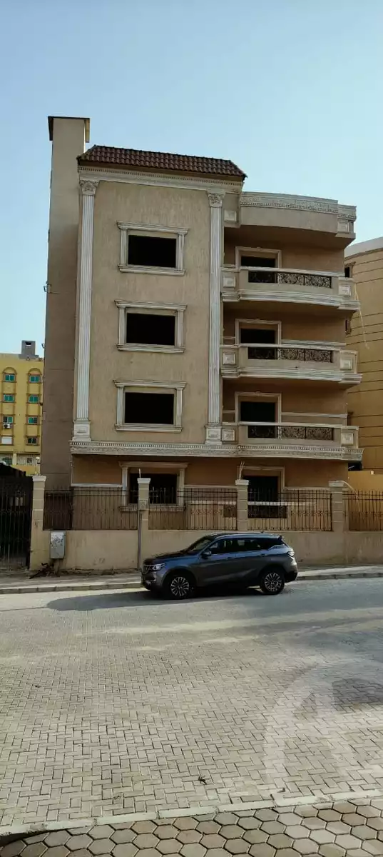 https://aqarmap.com.eg/en/listing/5786101-for-sale-cairo-el-sheikh-zayed-city-compounds-tiamo-city