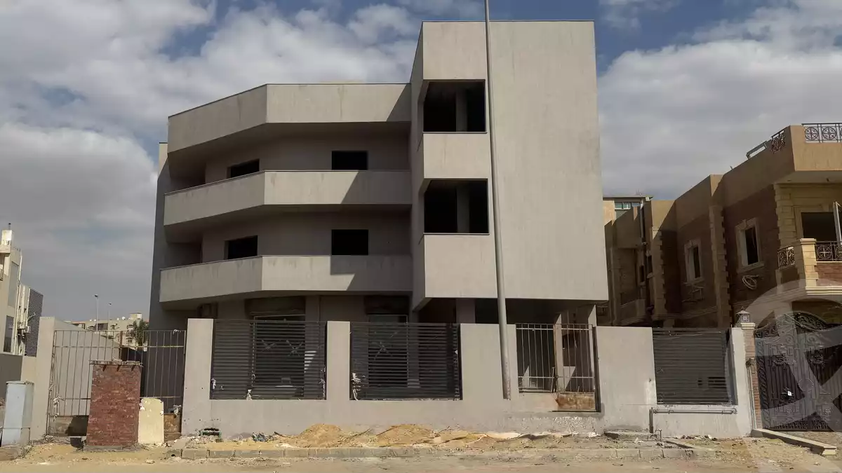 https://aqarmap.com.eg/en/listing/5798179-for-sale-cairo-new-cairo-el-yassamin-el-yasmeen-3-mohamed-rahim-st