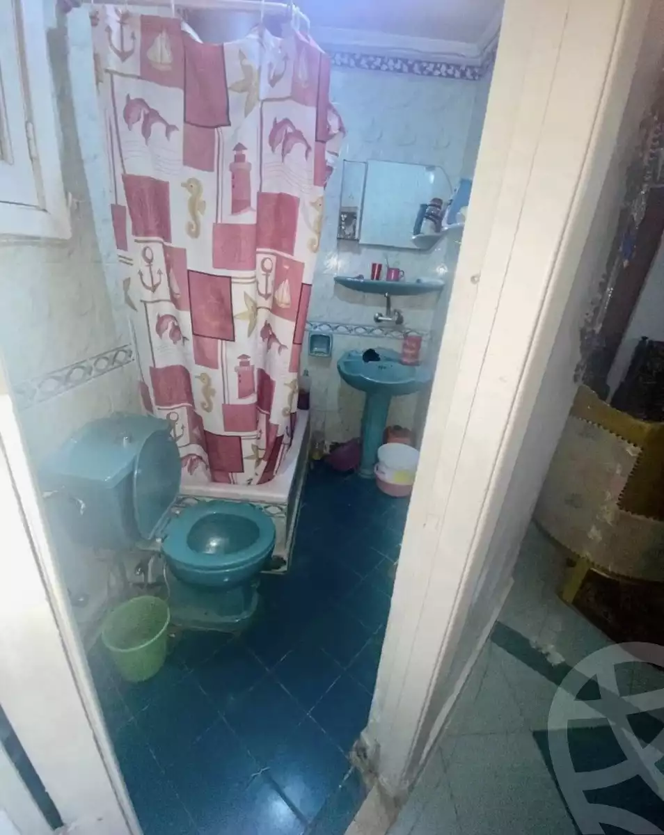 https://aqarmap.com.eg/ar/listing/5815609-for-sale-alexandria-moharram-bey-kanal-al-mahmoudeya-al-bahri-st