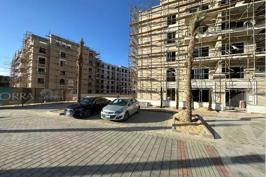 https://aqarmap.com.eg/en/listing/5819211-for-sale-cairo-el-sheikh-zayed-city-compounds-kmbwnd-fyldj-wyst-dr-llttwyr