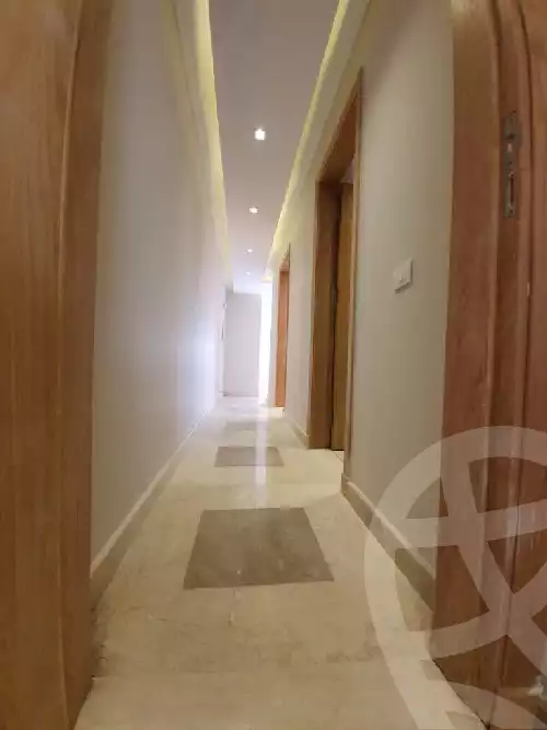 https://aqarmap.com.eg/ar/listing/5840665-for-sale-cairo-new-cairo-compounds-mountain-view-hyde-park