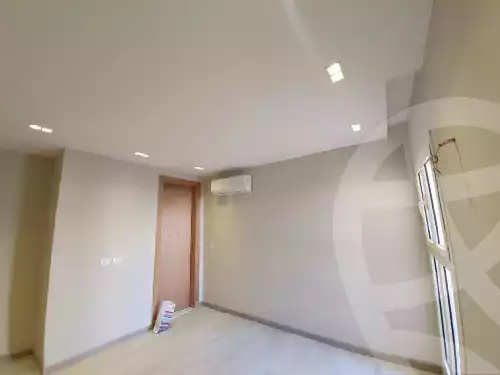 https://aqarmap.com.eg/ar/listing/5840665-for-sale-cairo-new-cairo-compounds-mountain-view-hyde-park