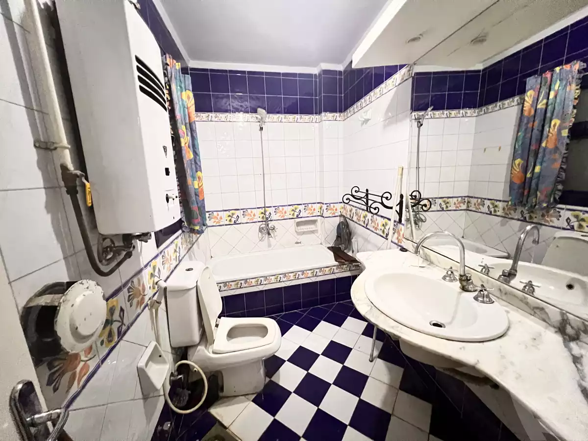 https://aqarmap.com.eg/en/listing/5851788-for-rent-cairo-shoubra-shr-shykwlny