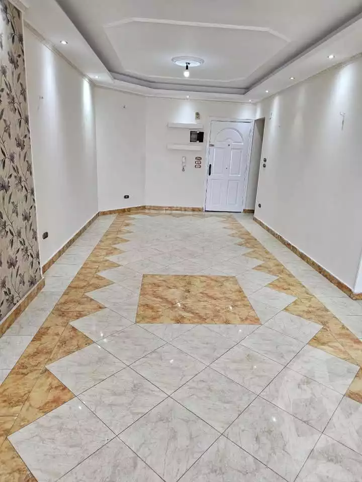 https://aqarmap.com.eg/ar/listing/5854136-for-rent-cairo-mokattam-lhdb-l-ly-shareaa-9