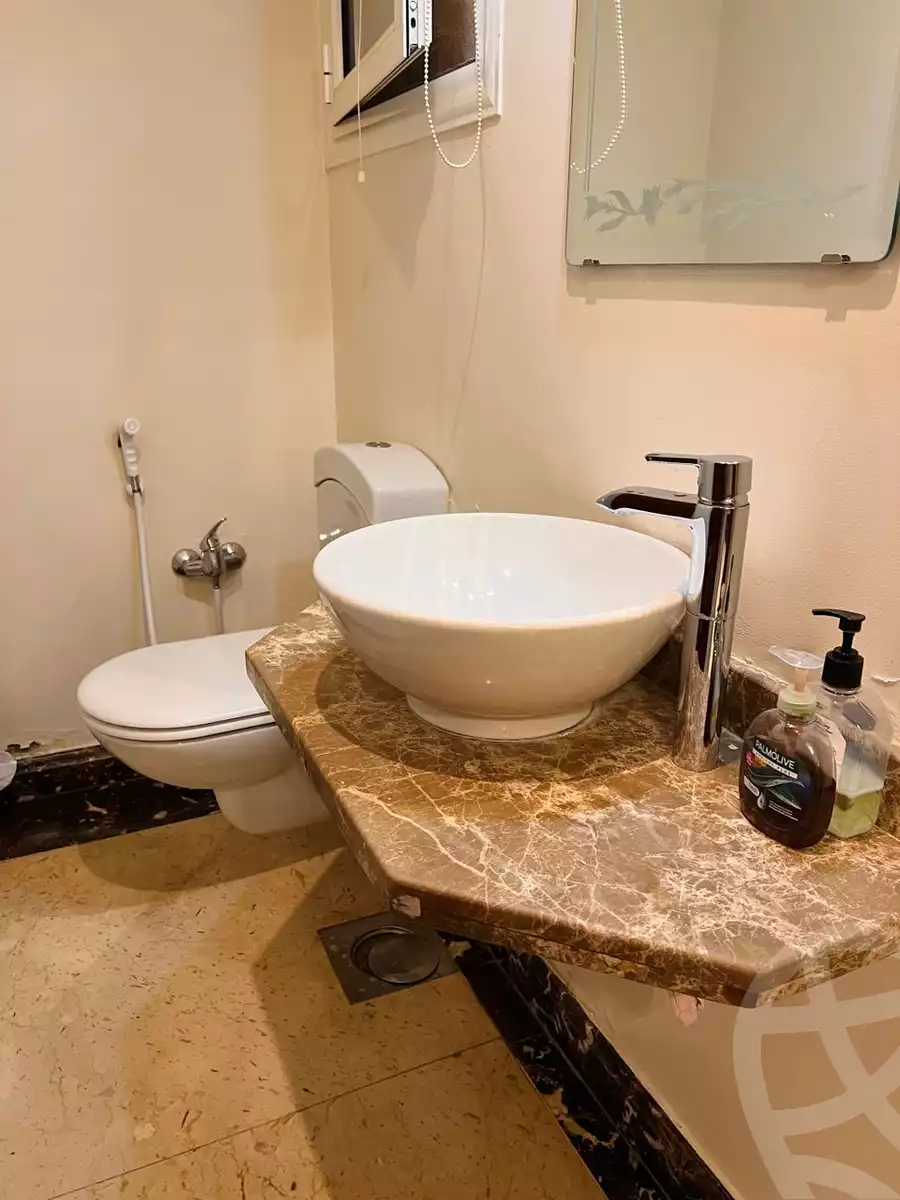 https://aqarmap.com.eg/en/listing/5856395-for-sale-cairo-new-cairo-lrhb-city-phase-8