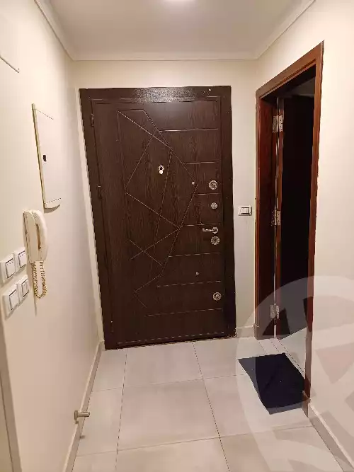https://aqarmap.com.eg/en/listing/5856528-for-sale-cairo-el-sheikh-zayed-city-compounds-el-khamayel
