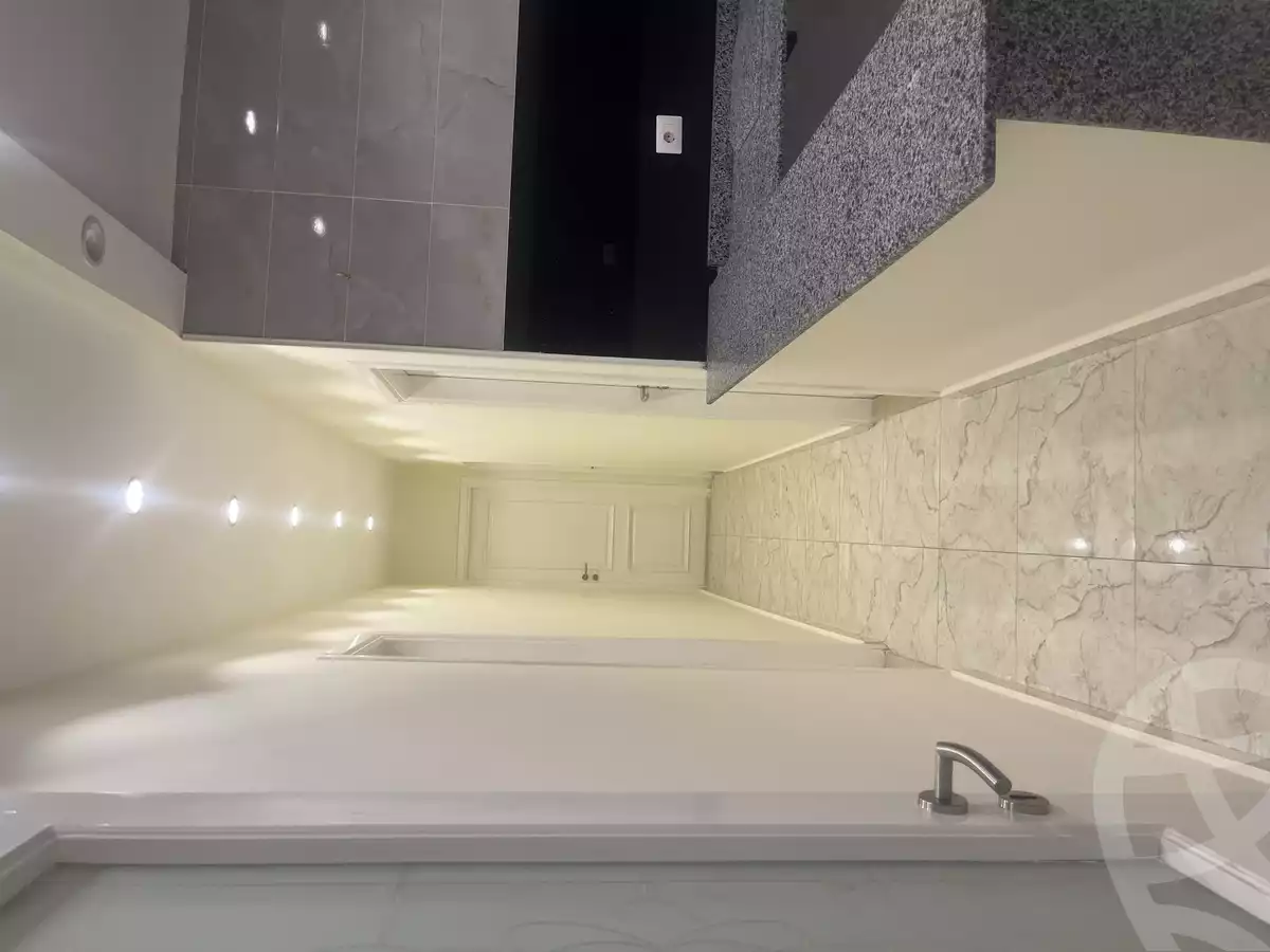 https://aqarmap.com.eg/ar/listing/5862805-for-rent-cairo-new-cairo-el-kornfol-el-kornfol-5