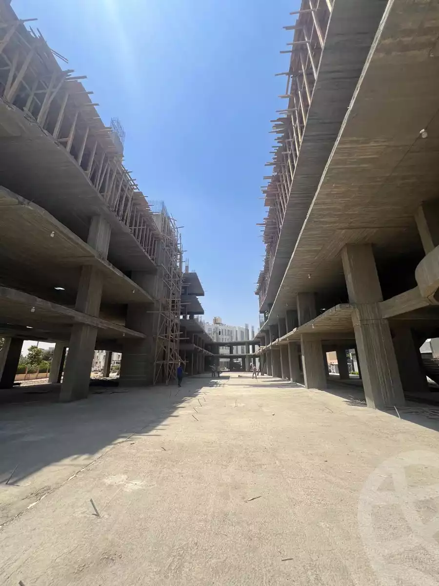 https://aqarmap.com.eg/en/listing/5864045-for-sale-cairo-el-sheikh-zayed-city-compounds-101-mall