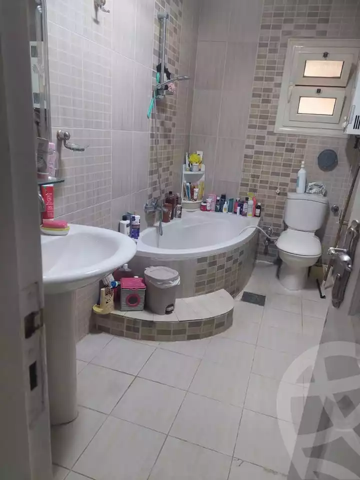 https://aqarmap.com.eg/en/listing/5869948-for-sale-cairo-mokattam-lhdb-l-ly-el-madina-el-monawara-st