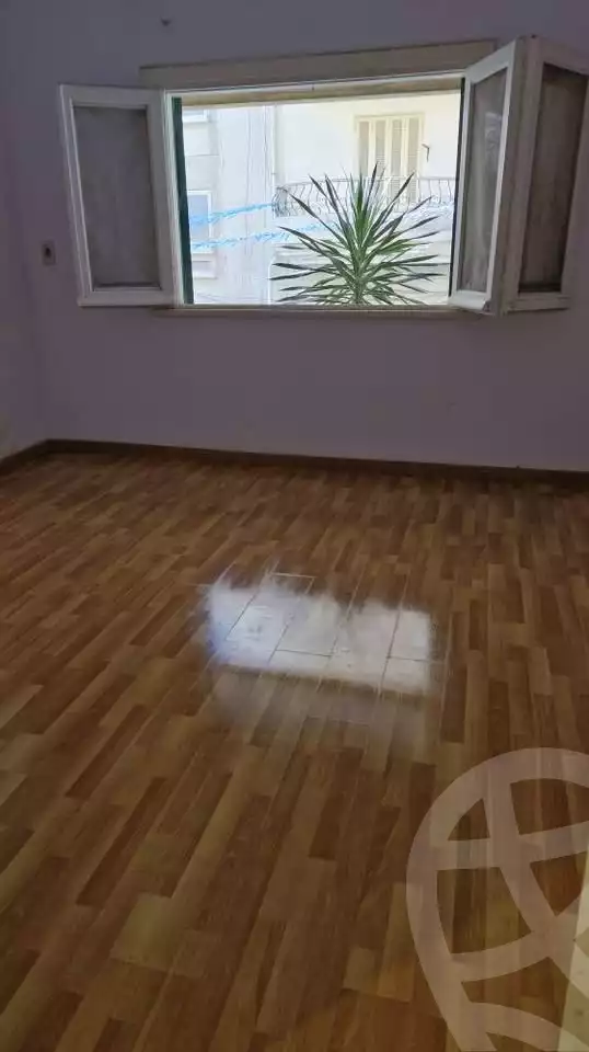https://aqarmap.com.eg/en/listing/5870546-for-sale-alexandria-lauran
