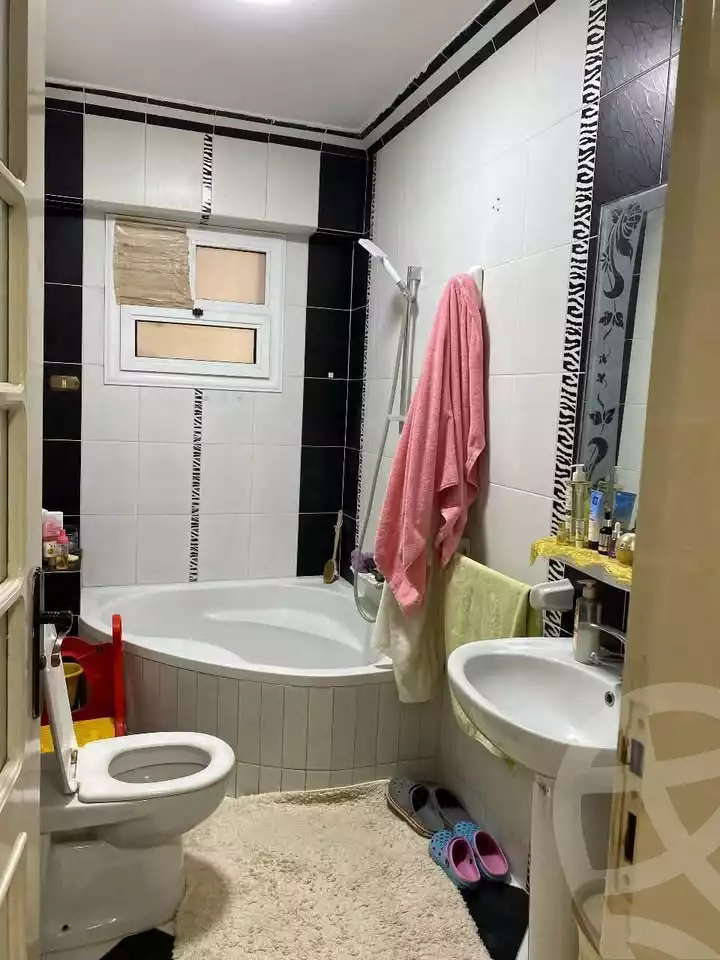 https://aqarmap.com.eg/en/listing/5870768-for-sale-dakahlia-mansoura-el-mansoura-city-ahmed-maher-st