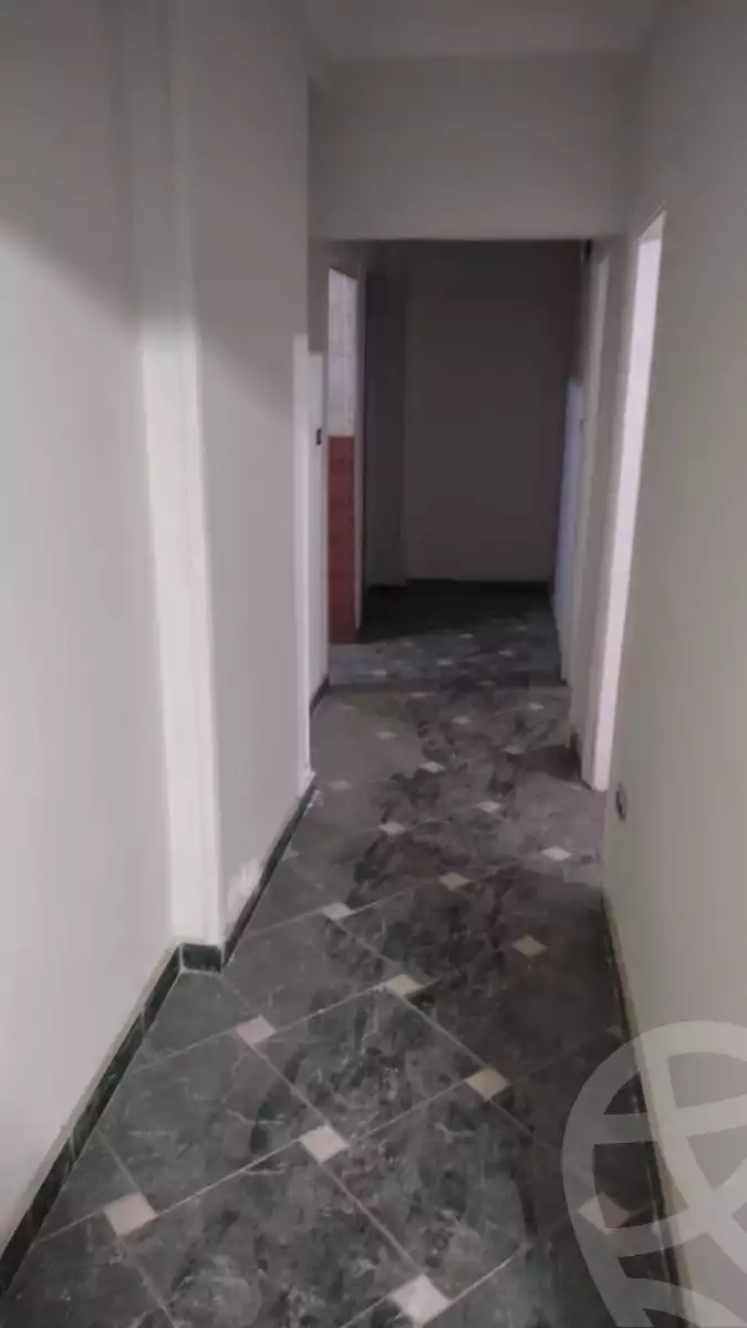 https://aqarmap.com.eg/en/listing/5875840-for-sale-cairo-helwan-helwan-el-sharkeya-mostafa-safwat-st