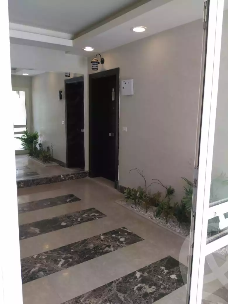 https://aqarmap.com.eg/en/listing/5876936-for-sale-cairo-el-sheikh-zayed-city-compounds-dh-drys