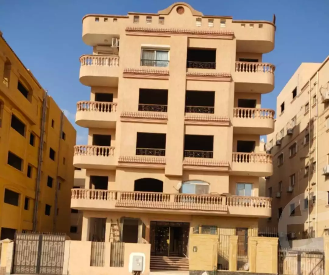 https://aqarmap.com.eg/en/listing/5877827-for-sale-cairo-new-cairo-compounds-el-mostashareen-compound