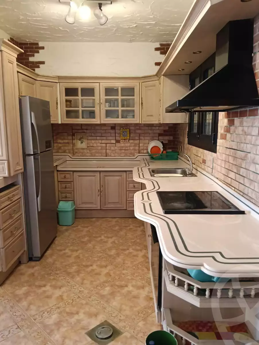https://aqarmap.com.eg/ar/listing/5883822-for-rent-alexandria-el-montazah
