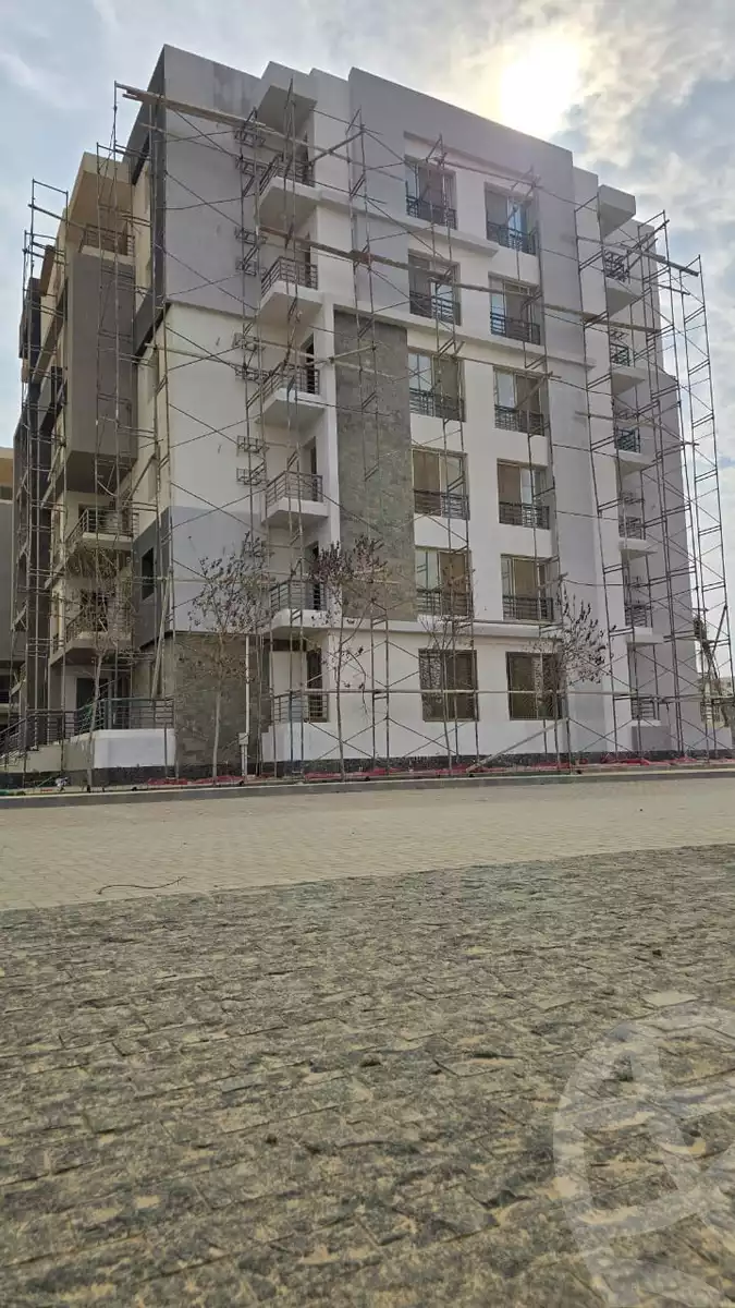 https://aqarmap.com.eg/en/listing/5888769-for-sale-cairo-el-sheikh-zayed-city-lshykh-zyd-ljdyd-west-view-residence-hdp
