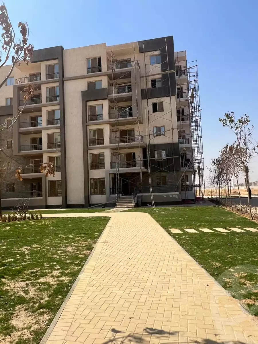 https://aqarmap.com.eg/en/listing/5888769-for-sale-cairo-el-sheikh-zayed-city-lshykh-zyd-ljdyd-west-view-residence-hdp