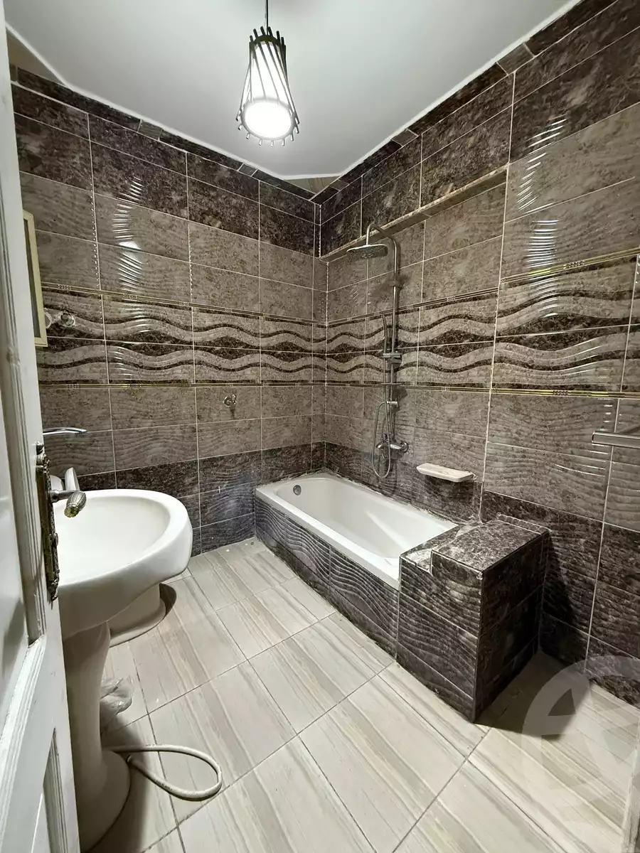 https://aqarmap.com.eg/ar/listing/5890434-for-sale-alexandria-l-jmy-lbytsh-el-zohour-st