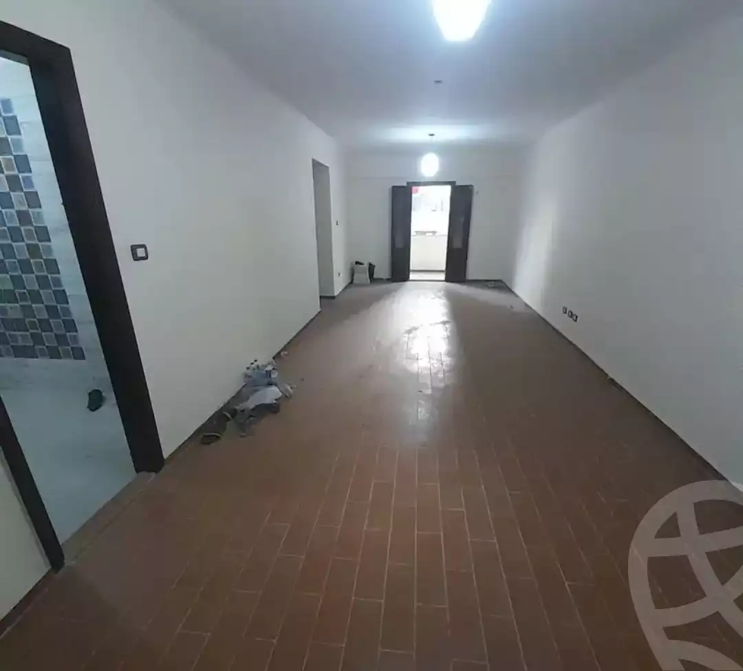 https://aqarmap.com.eg/en/listing/5893035-for-rent-alexandria-shds