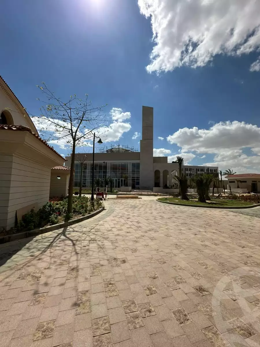 https://aqarmap.com.eg/en/listing/5900926-for-sale-cairo-el-sheikh-zayed-city-compounds-kmbwnd-fyldj-wyst-dr-llttwyr