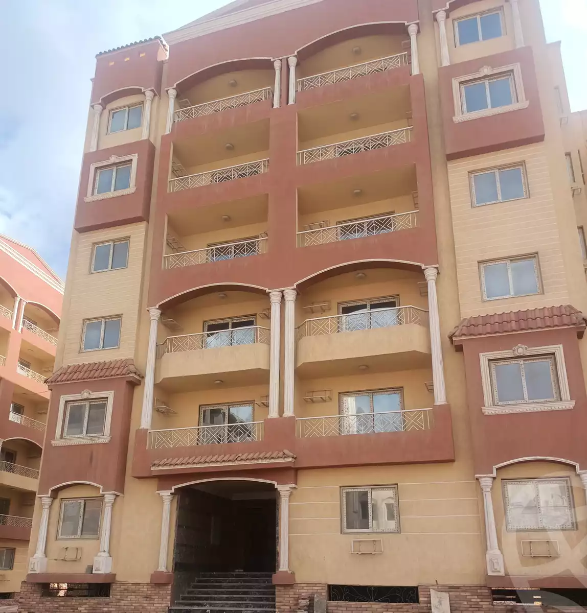 https://aqarmap.com.eg/en/listing/5823349-for-sale-cairo-new-cairo-compounds-loaloat-new-cairo