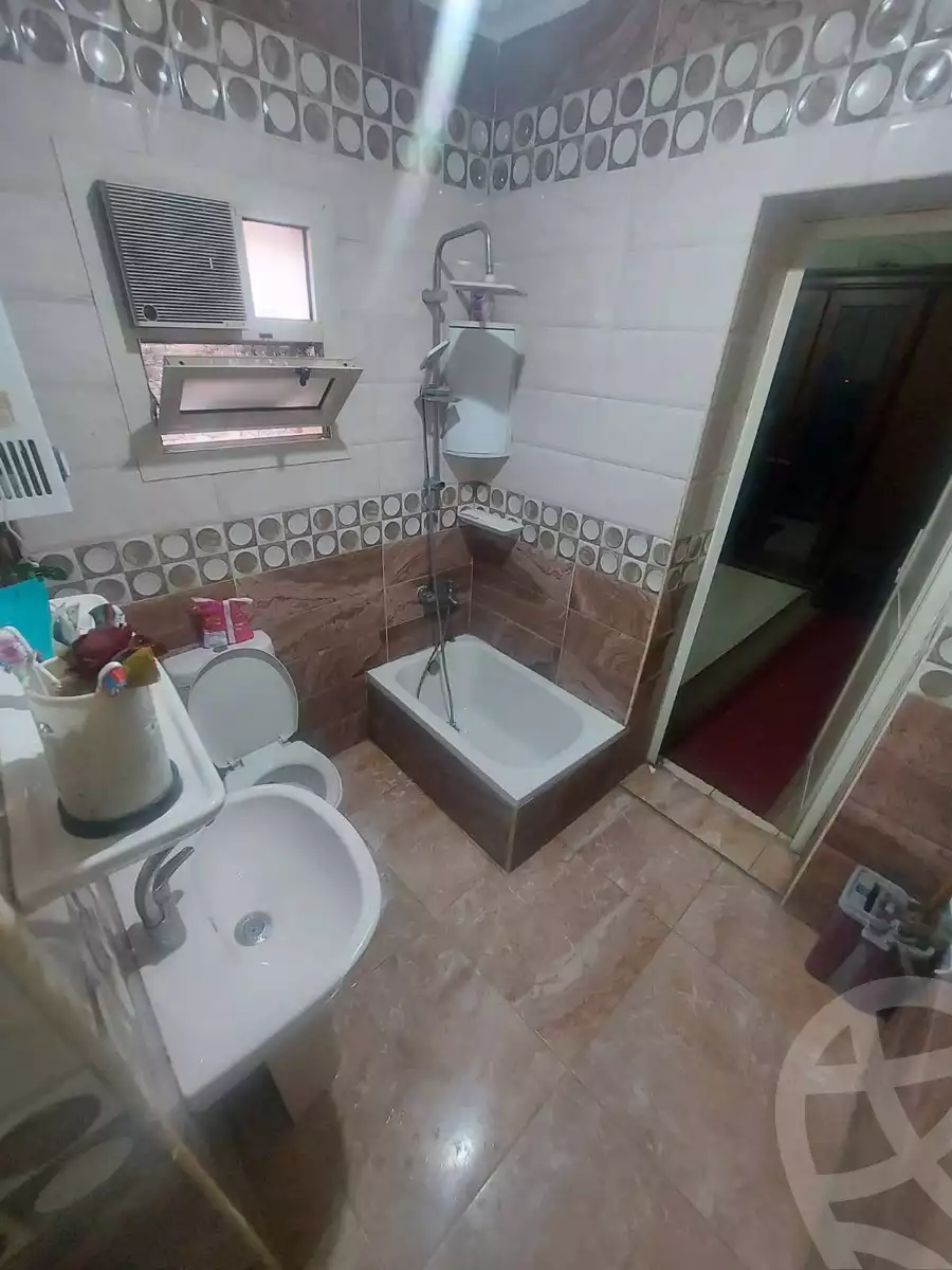 https://aqarmap.com.eg/en/listing/5912902-for-sale-cairo-helwan-helwan-el-sharkeya-zaki-hawas-st