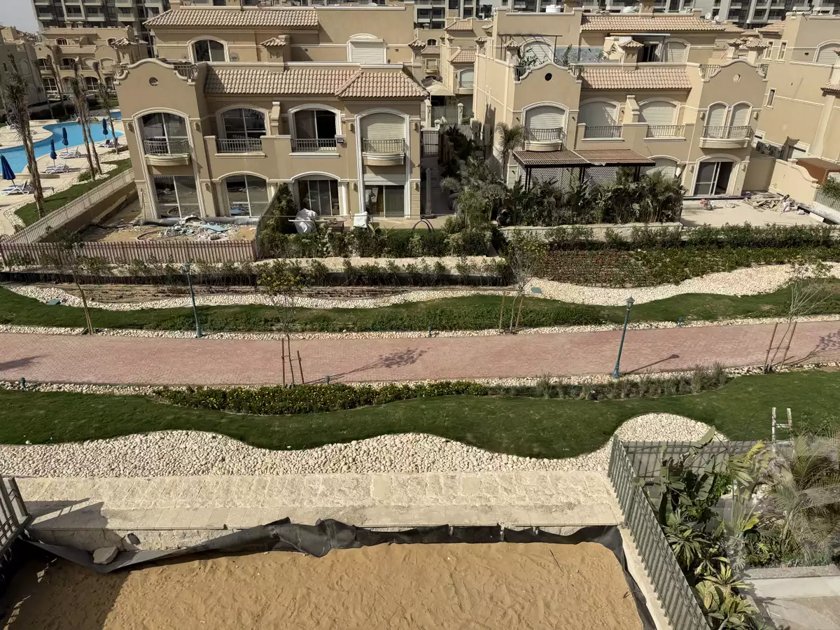 https://aqarmap.com.eg/en/listing/5918915-for-sale-cairo-new-cairo-compounds-el-patio-oro