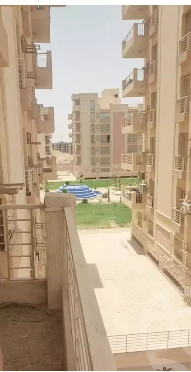 https://aqarmap.com.eg/en/listing/5919792-for-sale-cairo-new-cairo-compounds-zohour-life-compound-2