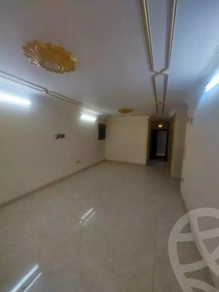 https://aqarmap.com.eg/en/listing/5920063-for-sale-cairo-helwan-helwan-el-sharkeya-mostafa-safwat-st