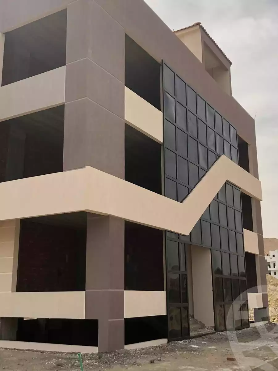 https://aqarmap.com.eg/ar/listing/5934684-for-sale-cairo-6th-of-october-el-wahatt-road