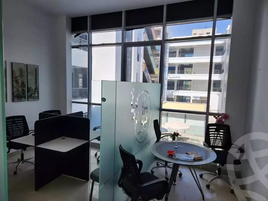 https://aqarmap.com.eg/en/listing/5937558-for-sale-cairo-new-cairo-compounds-top-90-mall