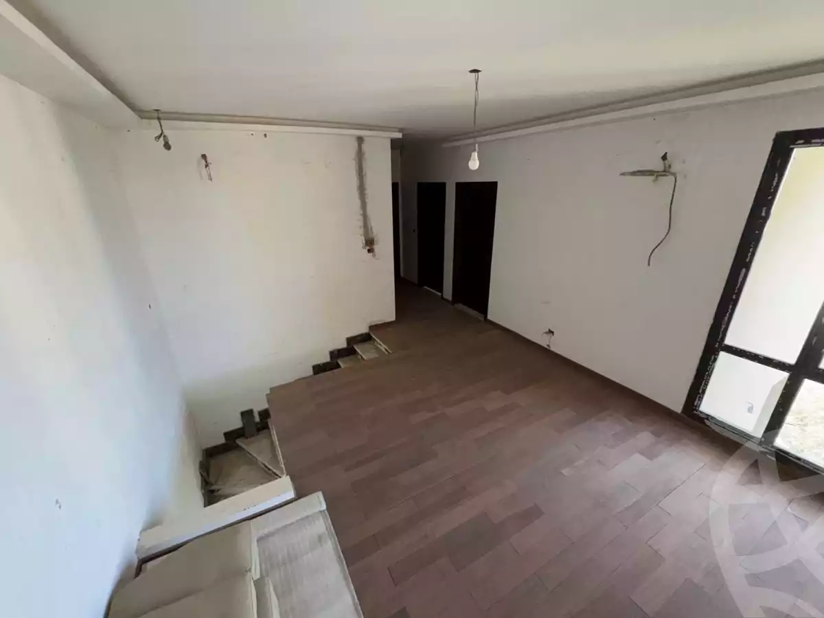 https://aqarmap.com.eg/en/listing/5939668-for-sale-cairo-el-sheikh-zayed-city-compounds-kmbwnd-wyst-twn-swdyk