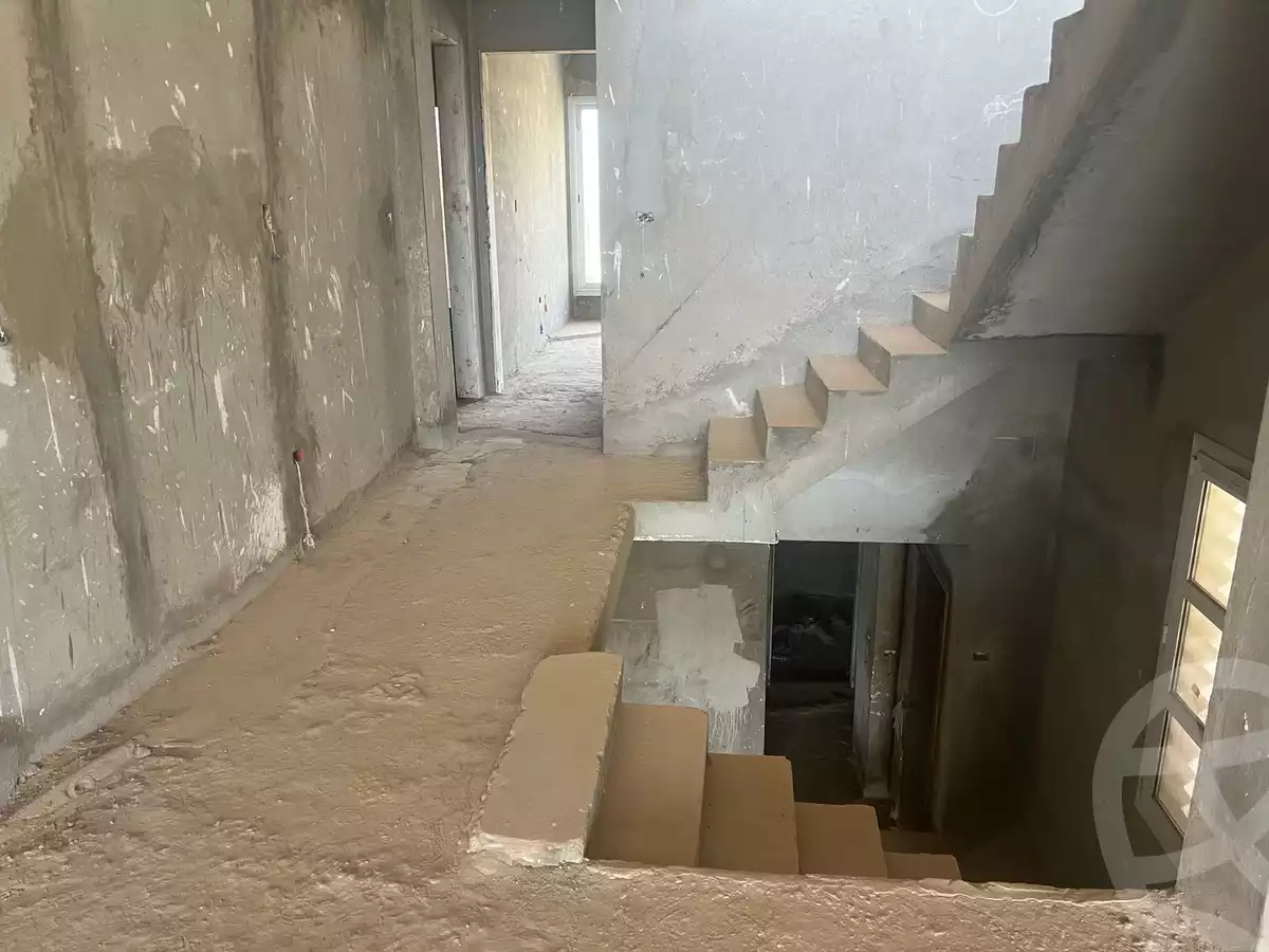 https://aqarmap.com.eg/en/listing/5939697-for-sale-cairo-el-sheikh-zayed-city-compounds-kmbwnd-wyst-twn-swdyk