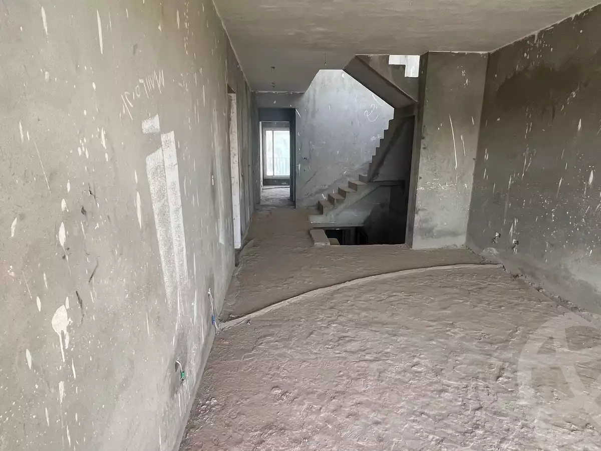 https://aqarmap.com.eg/en/listing/5939697-for-sale-cairo-el-sheikh-zayed-city-compounds-kmbwnd-wyst-twn-swdyk