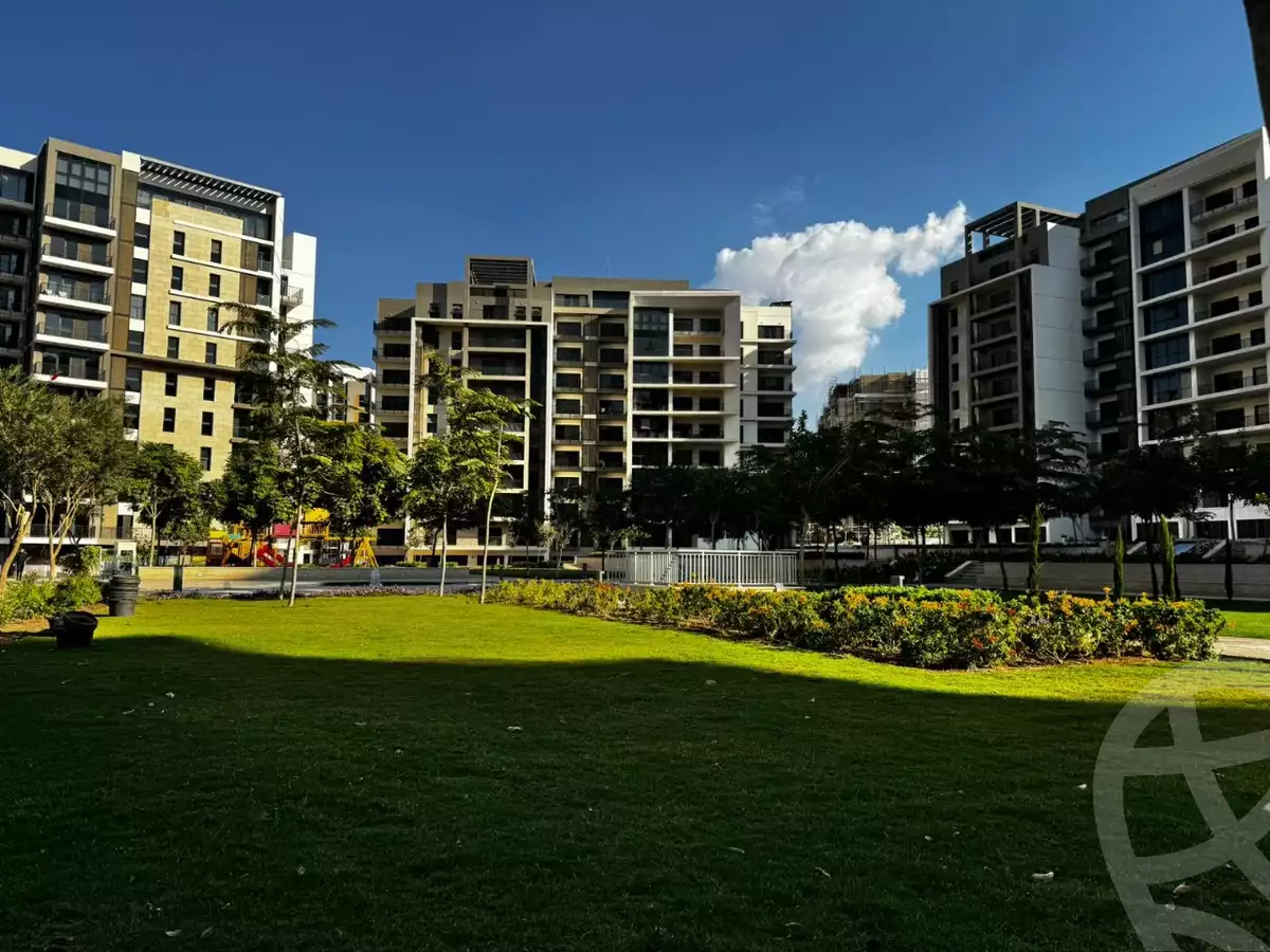 https://aqarmap.com.eg/ar/listing/5943838-for-sale-cairo-el-sheikh-zayed-city-compounds-zyd-wr-llttwyr-park-towers-zed-el-sheikh-zayed-compound