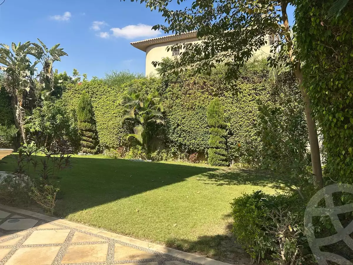 https://aqarmap.com.eg/ar/listing/5947575-for-sale-cairo-el-sheikh-zayed-city-compounds-royal-city