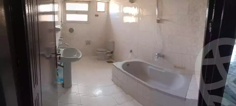 https://aqarmap.com.eg/ar/listing/5947882-for-sale-cairo-mokattam-lhdb-l-ly-el-naforah-square
